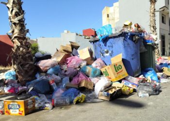 اكزناية تغرق في الأزبال فماذا أنتم فاعلون ؟؟