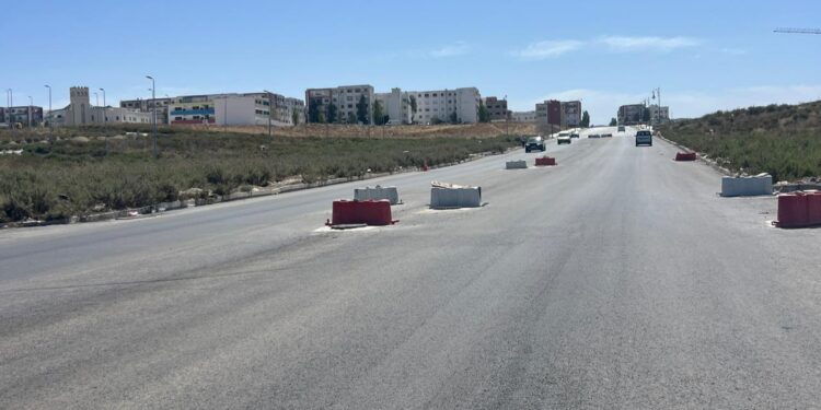 إنطلاق أشغال تهيئة طريق مجمع الأندلس المثيرة للجدل