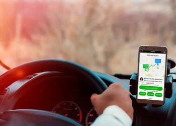 وزارة النقل: لا تراخيص للنقل عبر التطبيقات الذكية