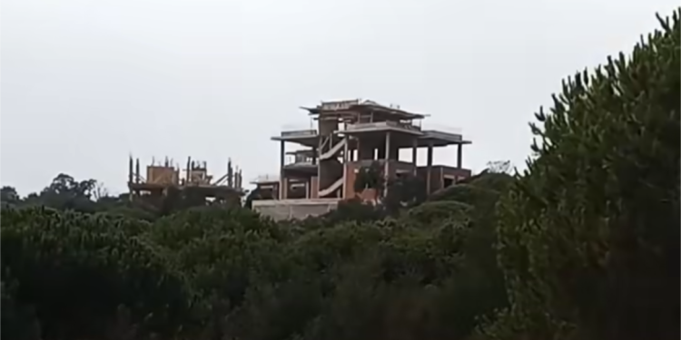 غابة مديونة بطنجة تشهد أشغال بناء مثيرة رغم قيود الوكالة الحضرية على التراخيص