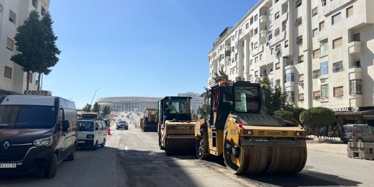 سلطات طنجة تشرع في تهيئة شارع إبراهيم الخليل استعدادًا لكأس إفريقيا