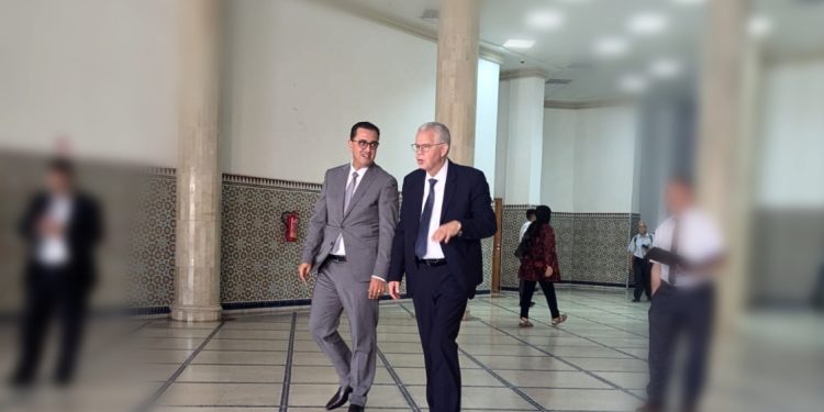 الوالي التازي ينهي معاناة آلاف المواطنين مع مكاتب التصديق والإمضاء بجرة قلم