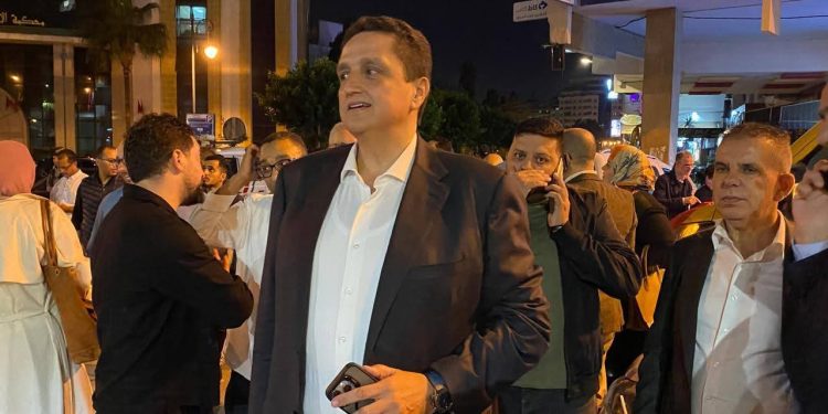 عمر مورو وعيسى بن يعقوب يشاركان ساكنة طنجة فرحة الاحتفالات بمغربية الصحراء 