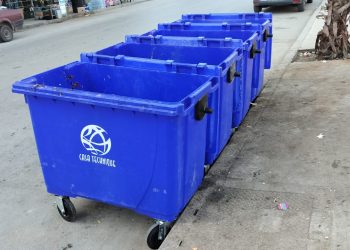 فضيحة بجماعة اكزناية…شركة النظافة تشتري حاويات رديئة