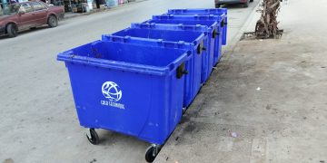 فضيحة بجماعة اكزناية…شركة النظافة تشتري حاويات رديئة