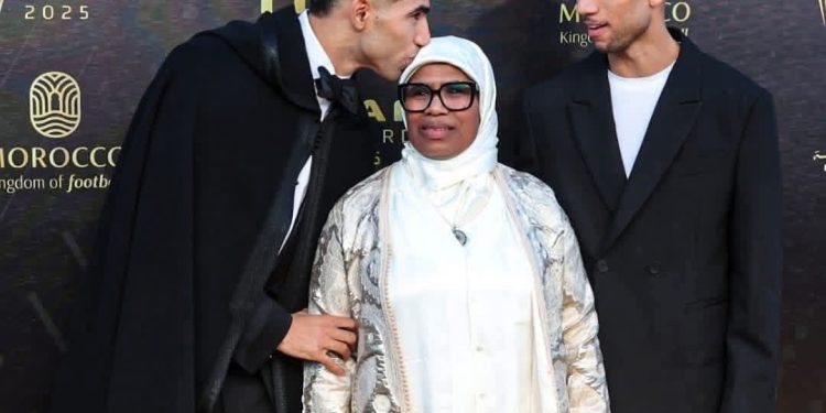 من هو أشرف حكيمي الفائز بالكرة الذهبية في إفريقيا ؟