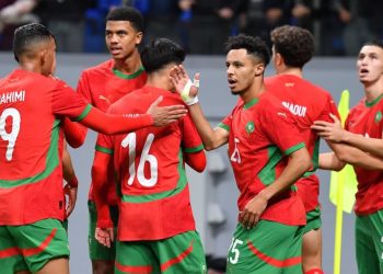 مفاجأة وليد الركراكي في كان 2025 يحظى بإشادة أشهر صحف إسبانيا