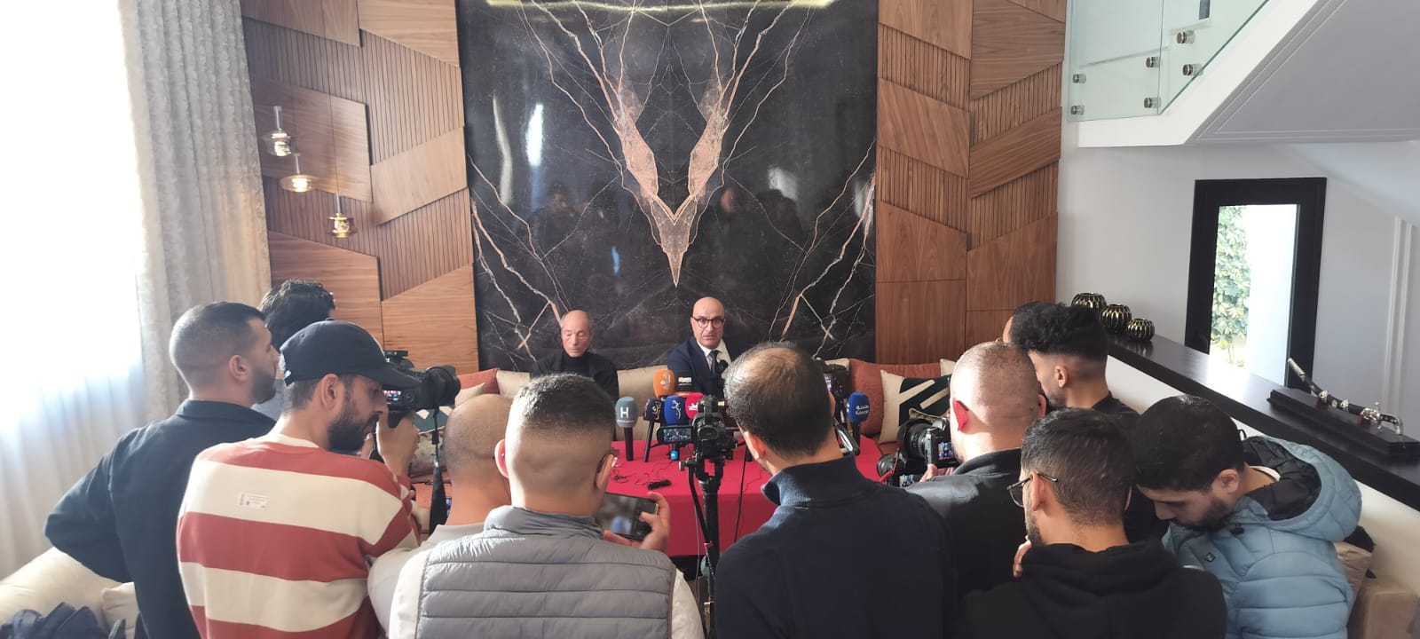 وقائع الندوة الصحفية لسكان تجزئة لابربري روز 2 بطنجة