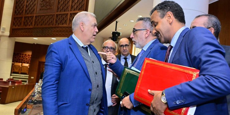 وزارة الداخلية تصدر توقيفات في حق 3 رجال سلطة