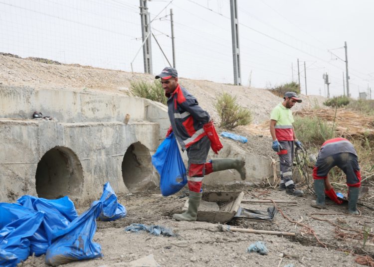 الفرق التقنية لأمانديس قامت بتطهير 35 ألف بالوعة من النفايات الصلبة الفرق التقنية لأمانديس قامت بتطهير 35 ألف بالوعة من النفايات الصلبة