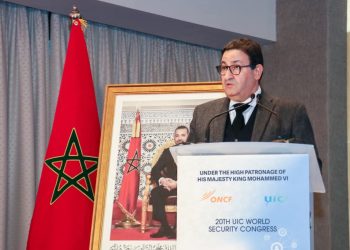 الوزير قيوح يدعو إلى التكامل بين الإنسان والتكنولوجيا لضمان السلامة بالنقل السككي