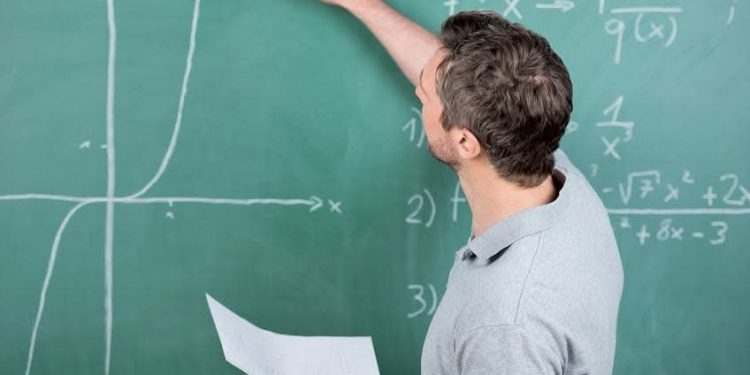 تدريس المواد العلمية بالفرنسية يتسبب في حصول التلاميذ على معدلات كارثية