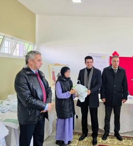 تسليم المقررات الدراسية من طرف مدير مؤسسة Tanger Medوالمدير الإقليمي لوزارة التربية الوطنية بالفحص أنجرة