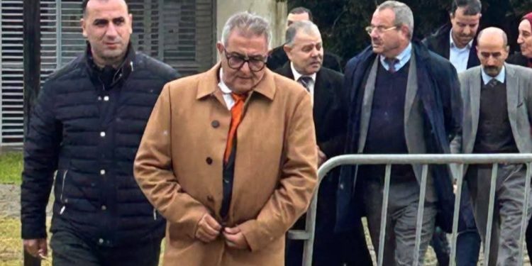 العامل الخلفاوي يتفاعل مع خصاص العرض الصحي بفحص أنجرة