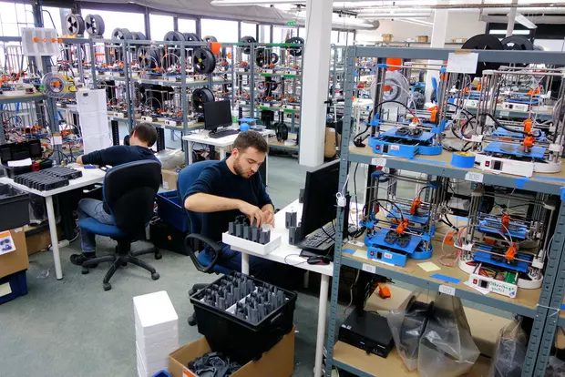 تجربة تيكنوبارك باعتبارها حاضنة المقاولات الصغرى يجب تعلمها على مختلف الأحياء الكبرى بالمدينة الاستقطاب الشباب حاملي المشاريع