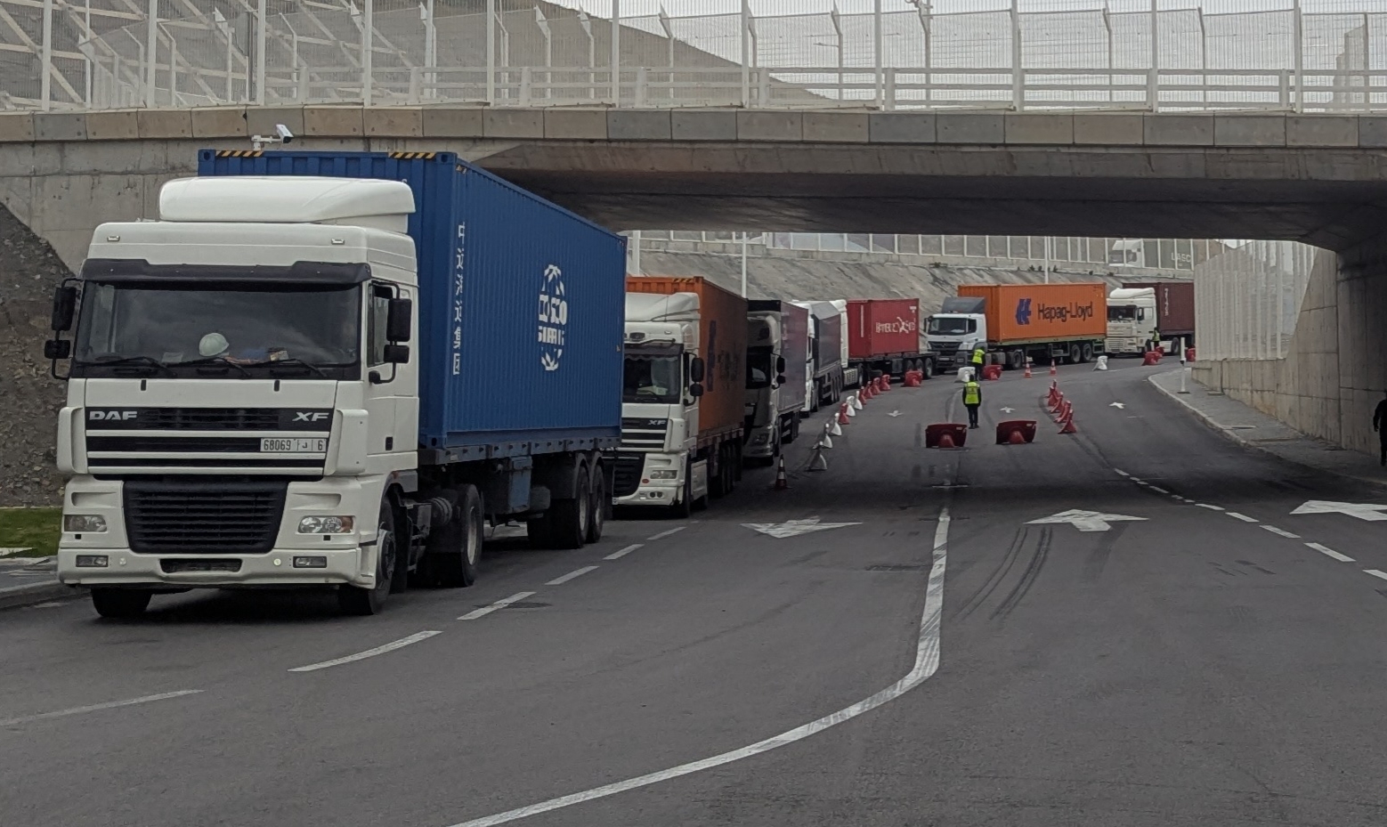 تنسيقية النقل الطرقي للبضائع تستنكر استمرار ارتفاع أسعار المحروقات بالمغرب