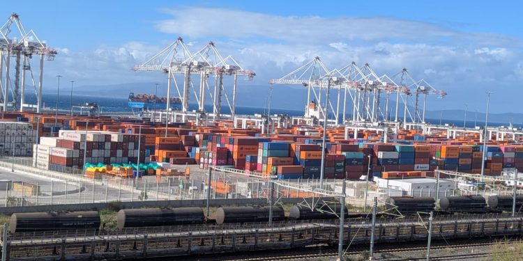 ميناء طنجة المتوسط يرتقي إلى المرتبة 17 عالمياً في تصنيف Alphaliner لحركة الحاويات 2025