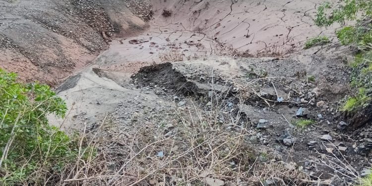 إغلاق قناطر بالطريق الوطنية 16 يغرق دوار اعرقوب وسط صمت مديرية التجهيز بشفشاون