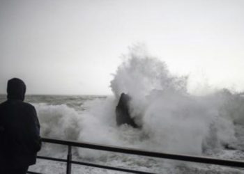 الأرصاد الجوية تحذر: بحر قوي الهيجان وأمواج عاتية تهدد سواحل طنجة