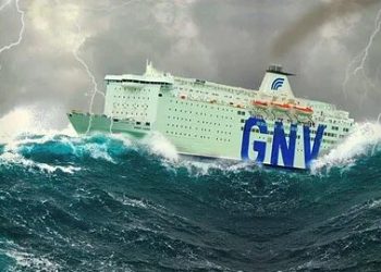 بسبب سوء الأحوال الجوية.. تعليق الرحلات البحرية بين مينائي طنجة وطريفة