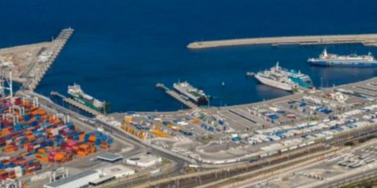 إغلاق مؤقت لميناء طنجة المتوسط ابتداء من صباح اليوم