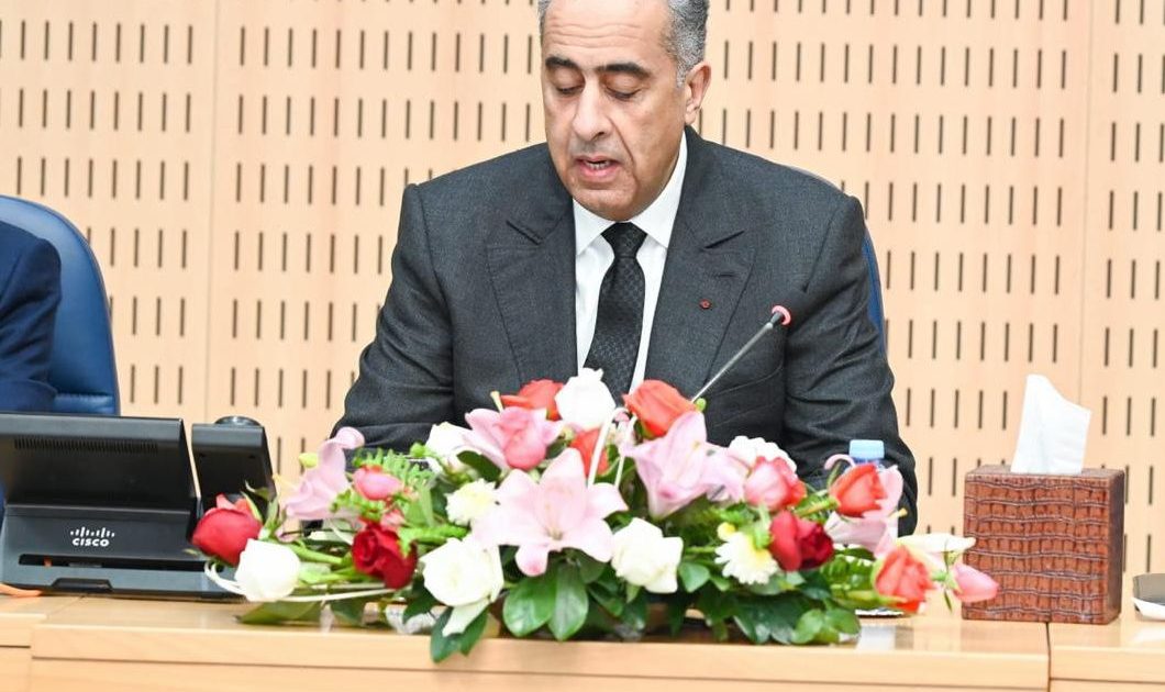 الملك يمنح موظفي المديرية العامة لمراقبة التراب الوطني أوسمة ملكية