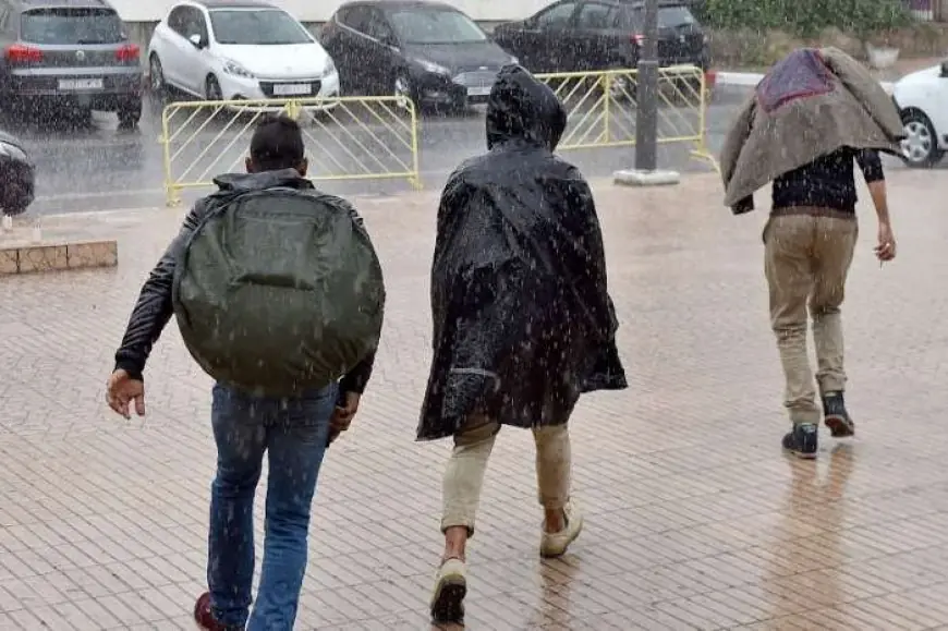 انتقادات واسعة لقرار استئناف الدراسة بعمالة طنجة أصيلة تزامنا مع أمطار رعدية قوية