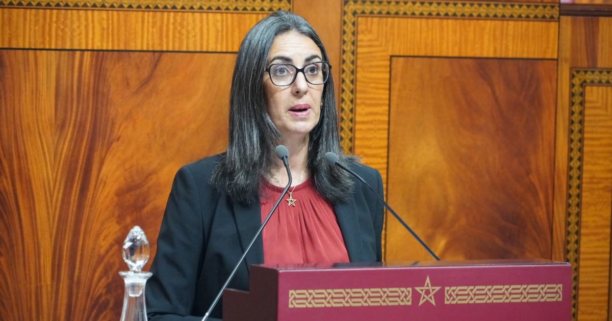 زوبعة تلاحق وزيرة المالية بسبب غياب العدالة الأجرية والتفاوتات بين الموظفين