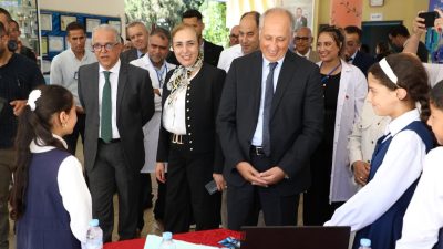 الوزير سعد برادة في زيارة سابقة لمؤسسة تعليمية بطنجة
