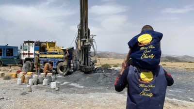 طلبة ENSIAS يقودون قافلة إنسانية نحو دواوير أزيلال لدعم الأسر المعوزة