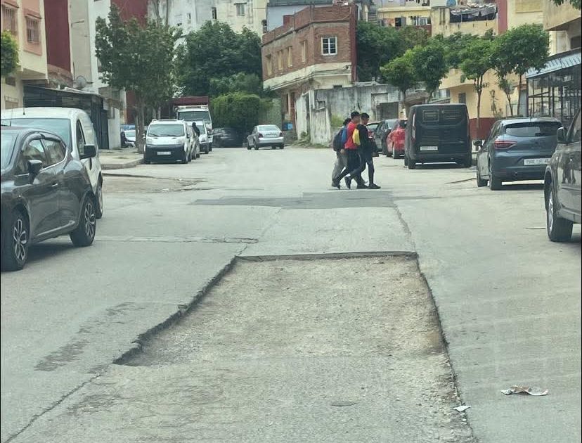 إصلاح حفر طنجة المدينة.. سوء تدبير للمال العام أم تساهل مع المقاولة؟