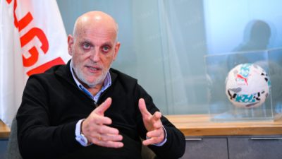 ملعب مغربي يحتضن مباريات الليغا... خافيير تيباس رئيس رابطة الدوري الإسباني يفجر مفاجأة