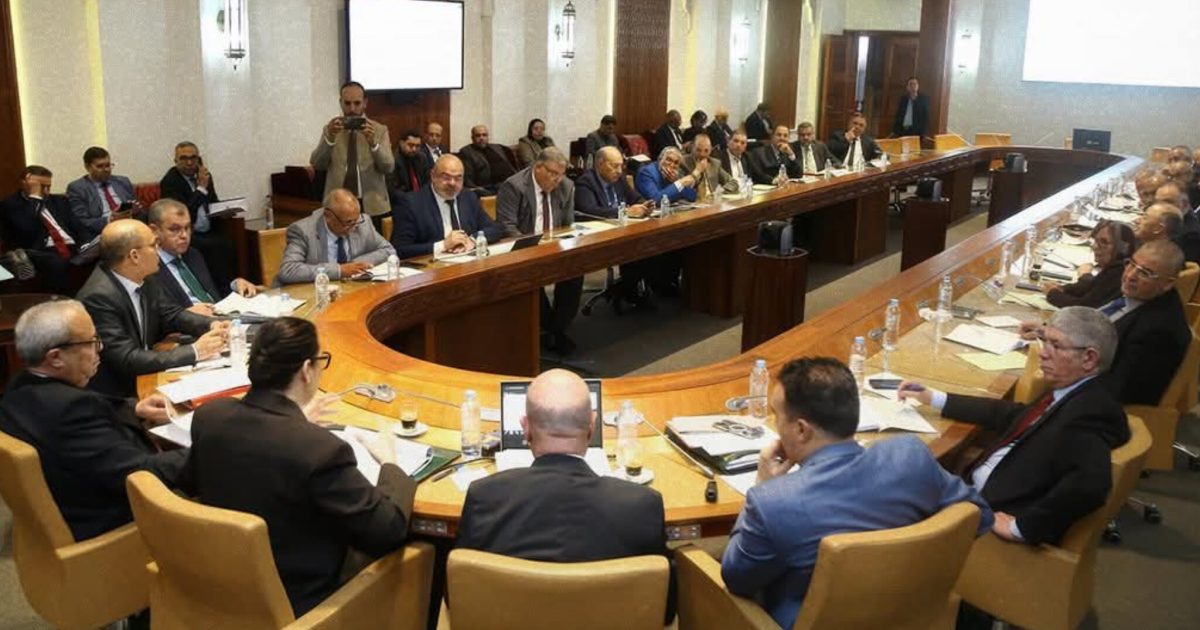 لجنة الداخلية تصادق بالإجماع على مشروع القانون التنظيمي المتعلق بالجهات