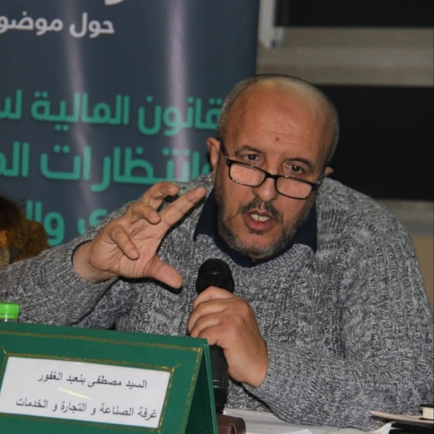 مصطفى بن عبد الغفور كاتب المقال