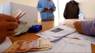 الحكومة تقر "منحة استثنائية" للأسر التي تفقد الدعم الاجتماعي بسبب التصريح في الضمان الاجتماعي