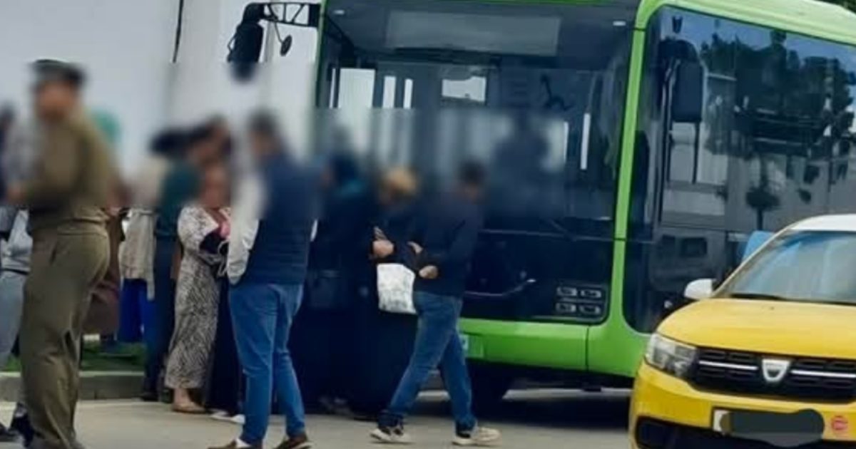 ساكنة تطوان تحتج على زيادات مفاجئة في النقل الحضري