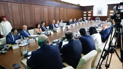 مجلس الحكومة يصادق على حزمة مشاريع قوانين ومراسيم تهم الإدارة والوظيفة الصحية والتعليم العالي