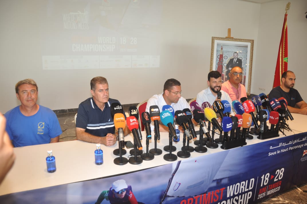 Conférence de presse sur les préparatifs en cours pour l'accueil par la ville de Tanger du Championnat du monde de voile Optimist 2026.