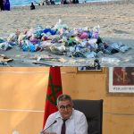 نفايات تشوه شاطئ "واداليان".. والساكنة تسائل عامل الإقليم عن غياب مخططات الحماية البيئية