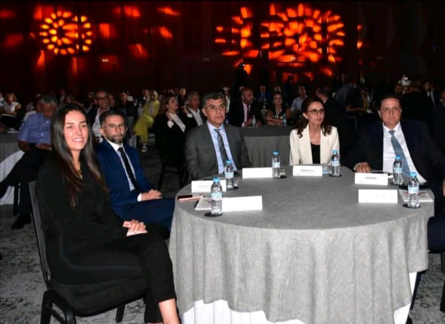نزهة بلقزيز المديرة العامة لمجموعة البنك الشعبي رفقة عمر مورو رئيس مجلس جهة طنجة تطوان الحسيمة 