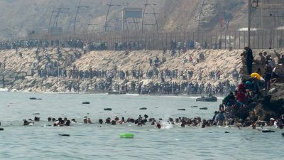 مأساة الهجرة إلى سبتة.. 86 شخصا لقوا حتفهم منذ اندلاع الأزمة والحصيلة مرشحة للارتفاع