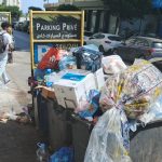 النفايات والروائح الكريهة بشارع مارسيليا بطنجة تطرد السياح والتجار يطالبون بالمحاسبة